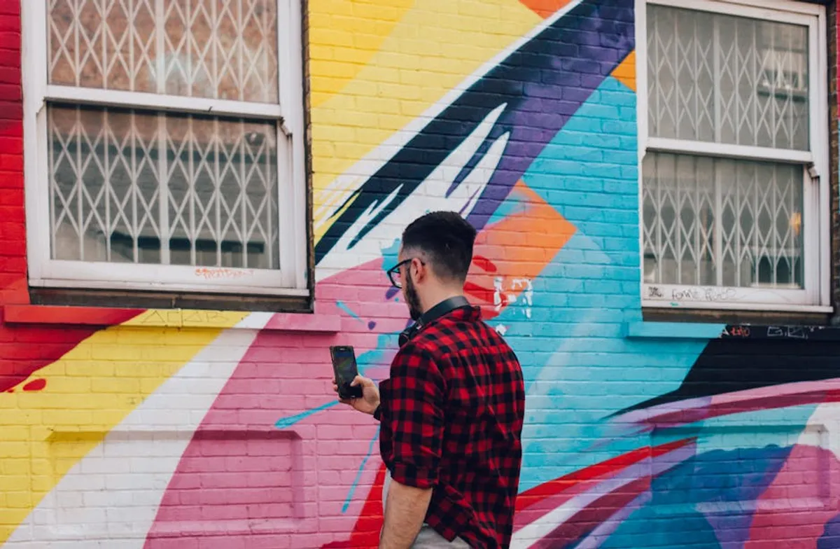How to Photograph Murals, Installations, and Street Scenes